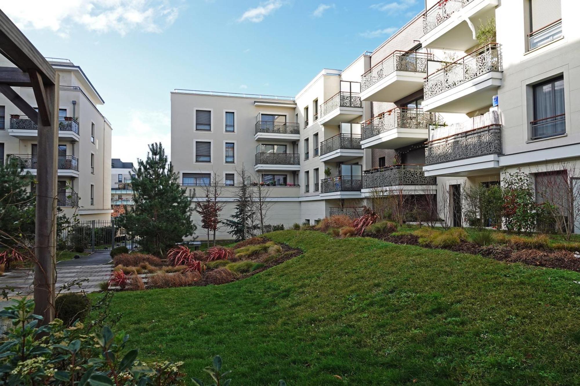 Appartement Residence Neuve Proche Versailles Сен-Сир-л'Эколь Экстерьер фото